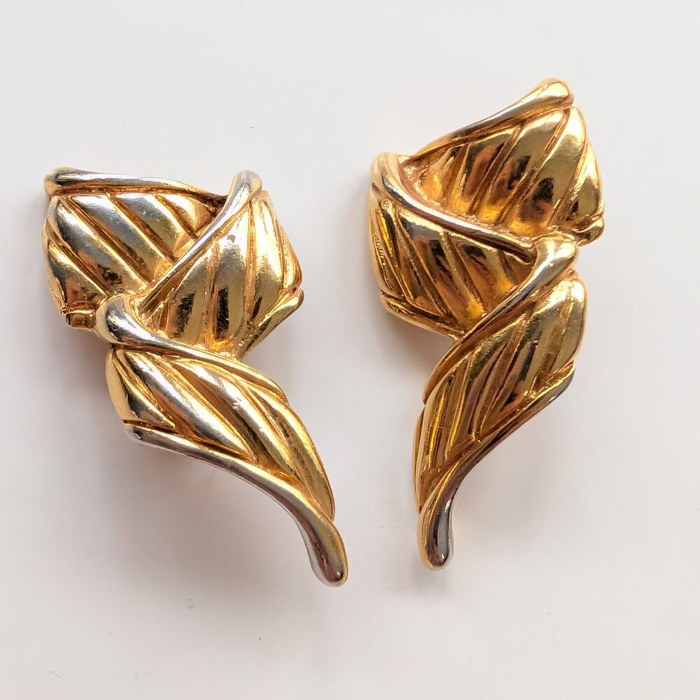 Vintage Premier Designs Retro Gold Tone Twisted Ribbon Mobwife Clip On Earrings